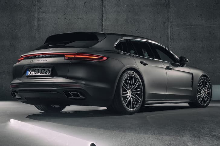2017 Porsche Panamera Sport Turismo image gallery